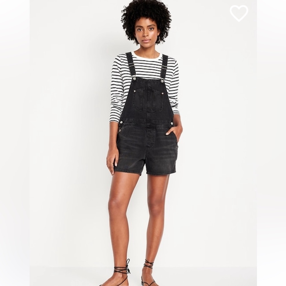 Slouchy Jean Shortalls 3.5 in inseam in black wash. Size xl